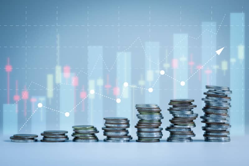 monedas que muestran el ahorro con el paso del tiempo